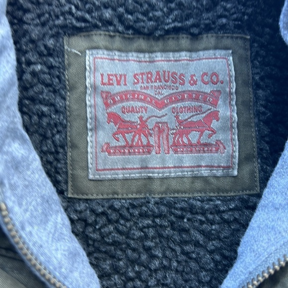 Levi's Cotton Sherpa Lined Trucker Jacket in MILITARY GREEN Size M Coat - Picture 9 of 14